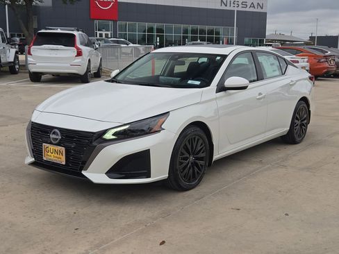 New 2026 Nissan Altima 2.5 SV FWD image 7