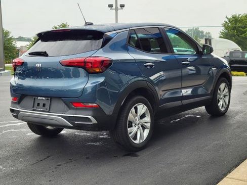 Used 2025 Buick Encore GX Preferred w/ Comfort Package AWD/4WD image 3