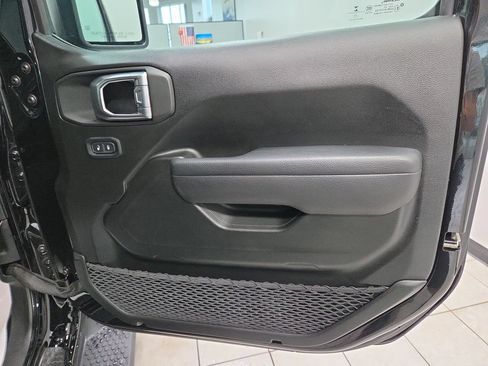 Used 2023 Jeep Wrangler Sport AWD/4WD image 13