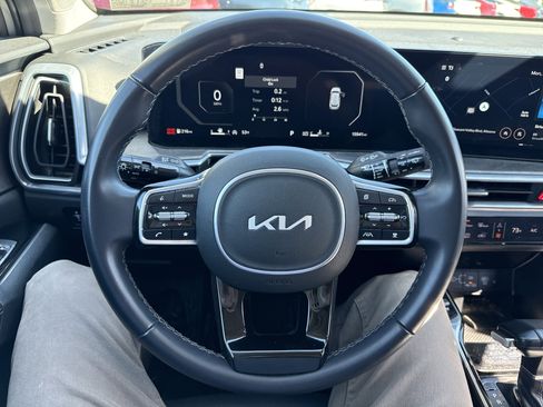 Used 2024 Kia Sorento SX AWD/4WD image 25