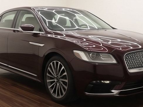 Used 2018 Lincoln Continental Select w/ Continental Climate Package AWD/4WD image 10