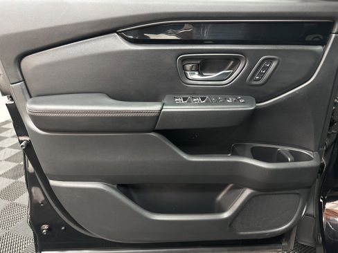 Used 2024 Honda Pilot TrailSport image 18