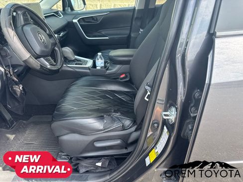 Used 2023 Toyota RAV4 LE AWD/4WD image 5