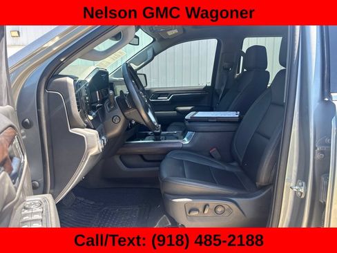 Used 2023 GMC Sierra 1500 SLT AWD/4WD image 9