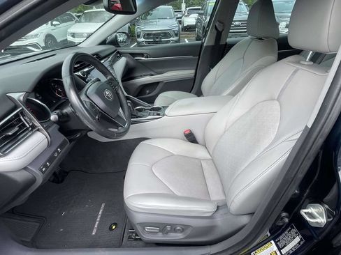 Used 2020 Toyota Camry XSE FWD image 16