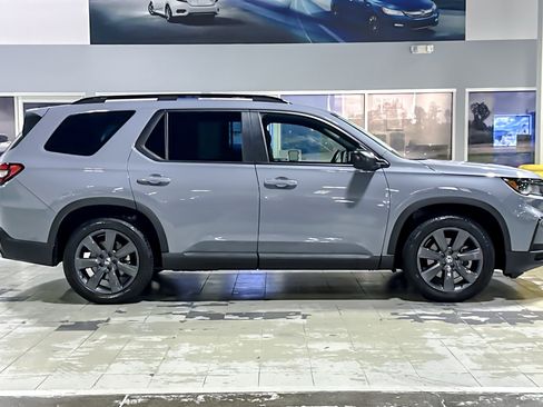 Certified 2025 Honda Pilot Sport image 7