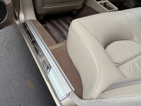 Used 2001 Jaguar XJ Supercharged RWD image 47