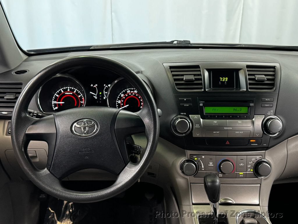 Used 2011 Toyota Highlander 4WD w/ Tow Pkg image 24