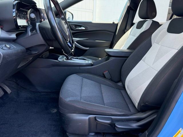 Used 2024 Chevrolet Trax RS w/ Driver Confidence Package FWD image 15