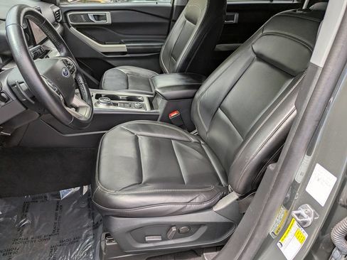 Used 2021 Ford Explorer XLT w/ Equipment Group 202A AWD/4WD image 20