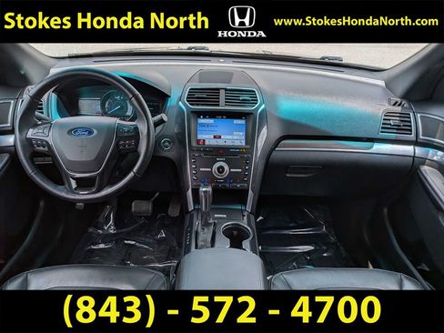 Used 2017 Ford Explorer Limited w/ Equipment Group 301A FWD image 18