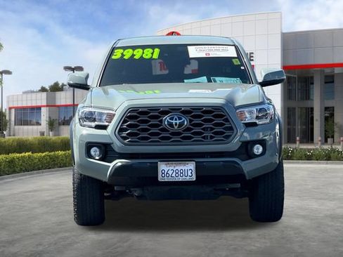 Used 2023 Toyota Tacoma TRD Off-Road w/ Technology Package AWD/4WD image 11