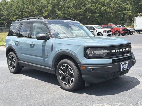 Used 2022 Ford Bronco Sport Outer Banks w/ Tech Package AWD/4WD image 9
