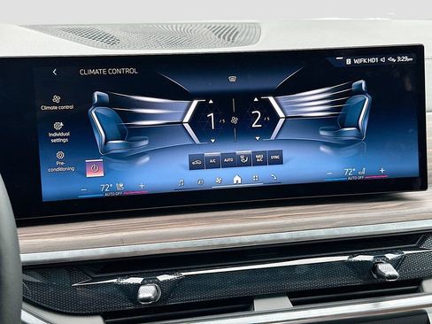 Used 2026 BMW X7 xDrive40i AWD/4WD image 16