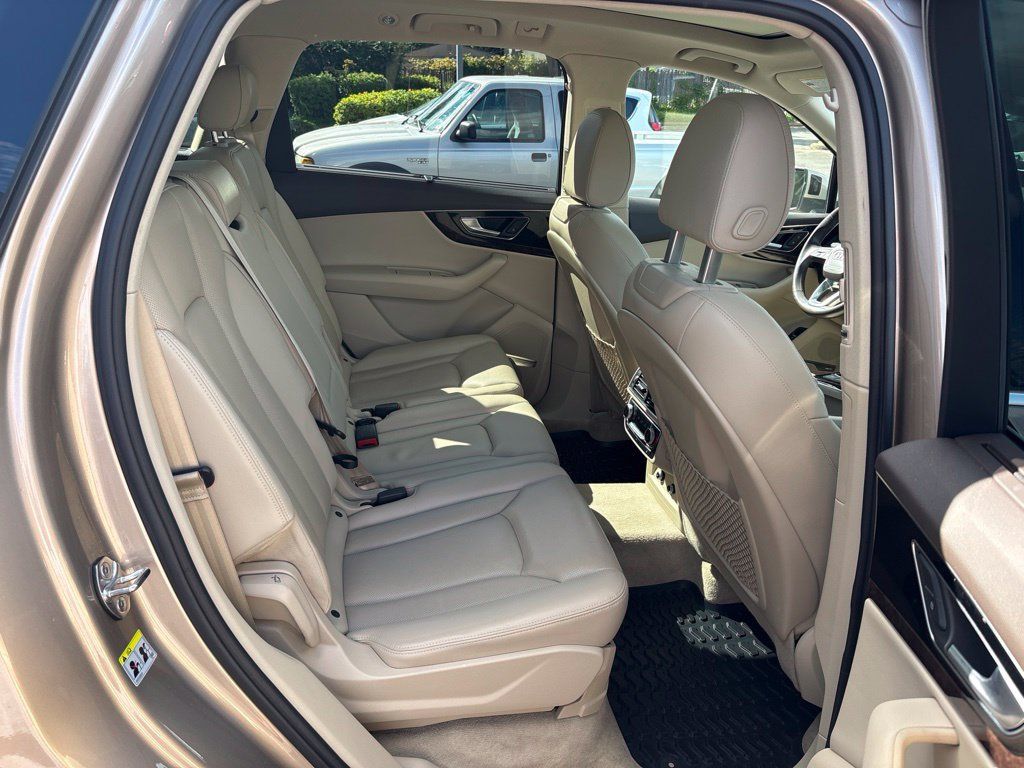 Used 2018 Audi Q7 3.0T Prestige w/ Prestige Package AWD/4WD image 25