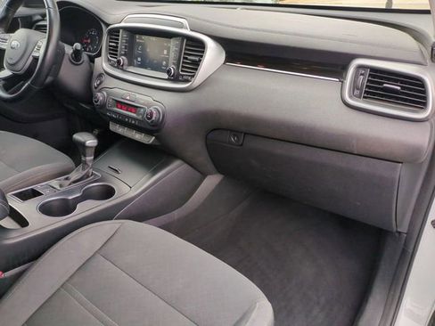 Used 2020 Kia Sorento S FWD image 28
