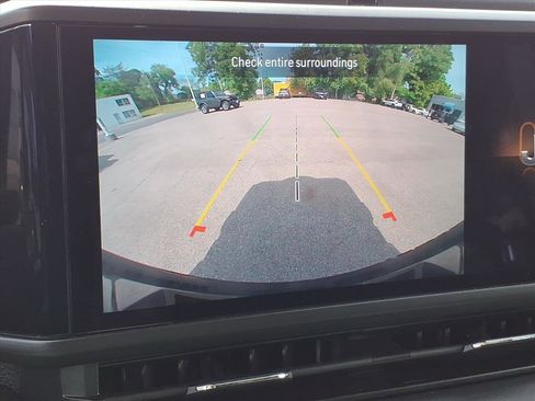 Used 2025 Jeep Wrangler Unlimited Sahara AWD/4WD image 27