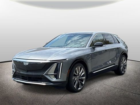 Certified 2026 Cadillac Lyriq Signature Luxury AWD/4WD image 5