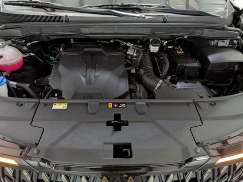 Used 2026 Kia Carnival FWD image 28