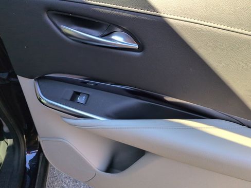 Used 2023 Cadillac XT4 Luxury w/ Cold Weather Package image 23