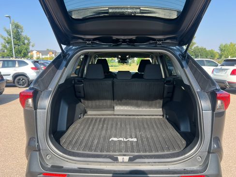 Used 2025 Toyota RAV4 LE AWD/4WD image 31