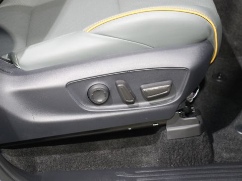 Used 2025 Toyota Tacoma 4x4 Double Cab Hybrid image 28