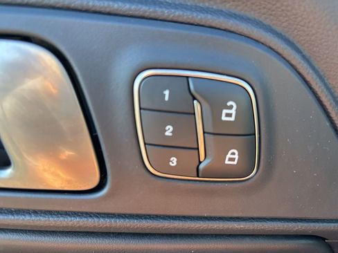 Used 2021 Ford Mustang Shelby GT500 w/ Technology Package image 17