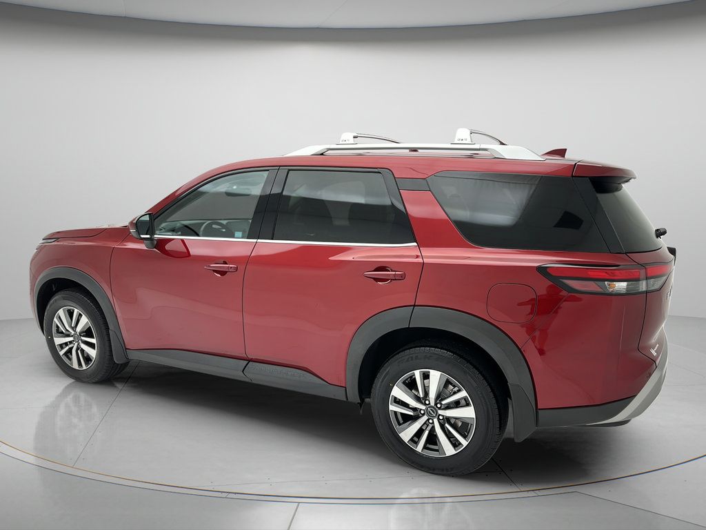 Used 2024 Nissan Pathfinder SL AWD/4WD image 4