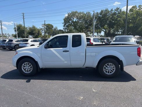 Used 2017 Nissan Frontier SV image 4