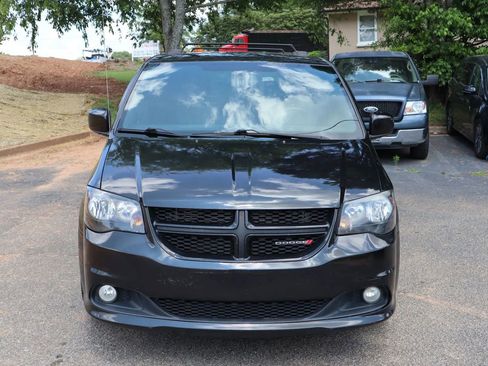 Used 2017 Dodge Grand Caravan GT image 2