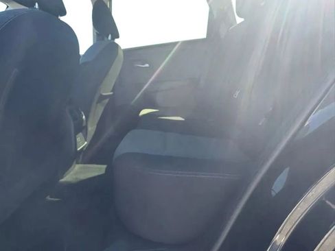 Used 2023 Nissan Rogue SV image 17