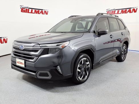 Used 2025 Subaru Forester Limited w/ Popular Package AWD/4WD image 3