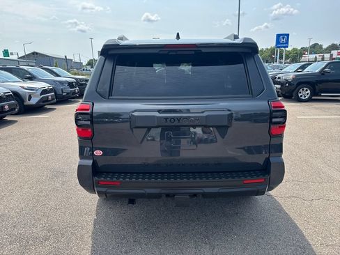 Used 2025 Toyota 4Runner SR5 AWD/4WD image 6
