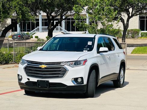 Used 2019 Chevrolet Traverse LT FWD image 3