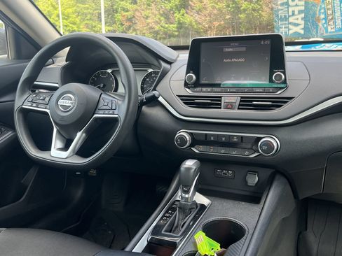 Used 2019 Nissan Altima 2.5 S FWD image 3