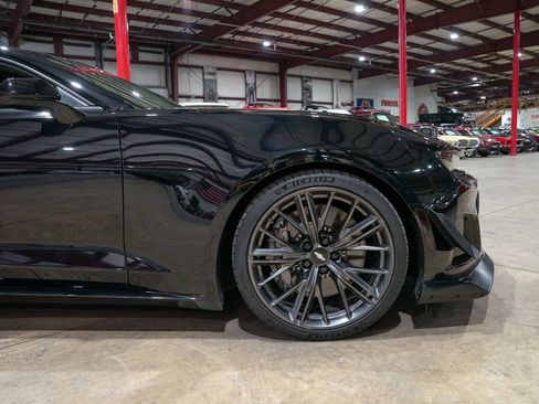 Used 2018 Chevrolet Camaro ZL1 RWD image 11