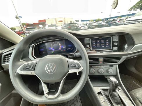 Used 2022 Volkswagen Jetta S FWD image 25