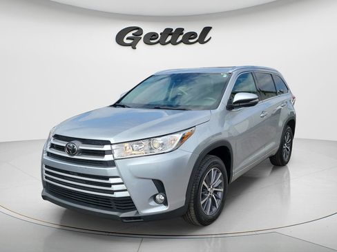 Used 2017 Toyota Highlander XLE image 1