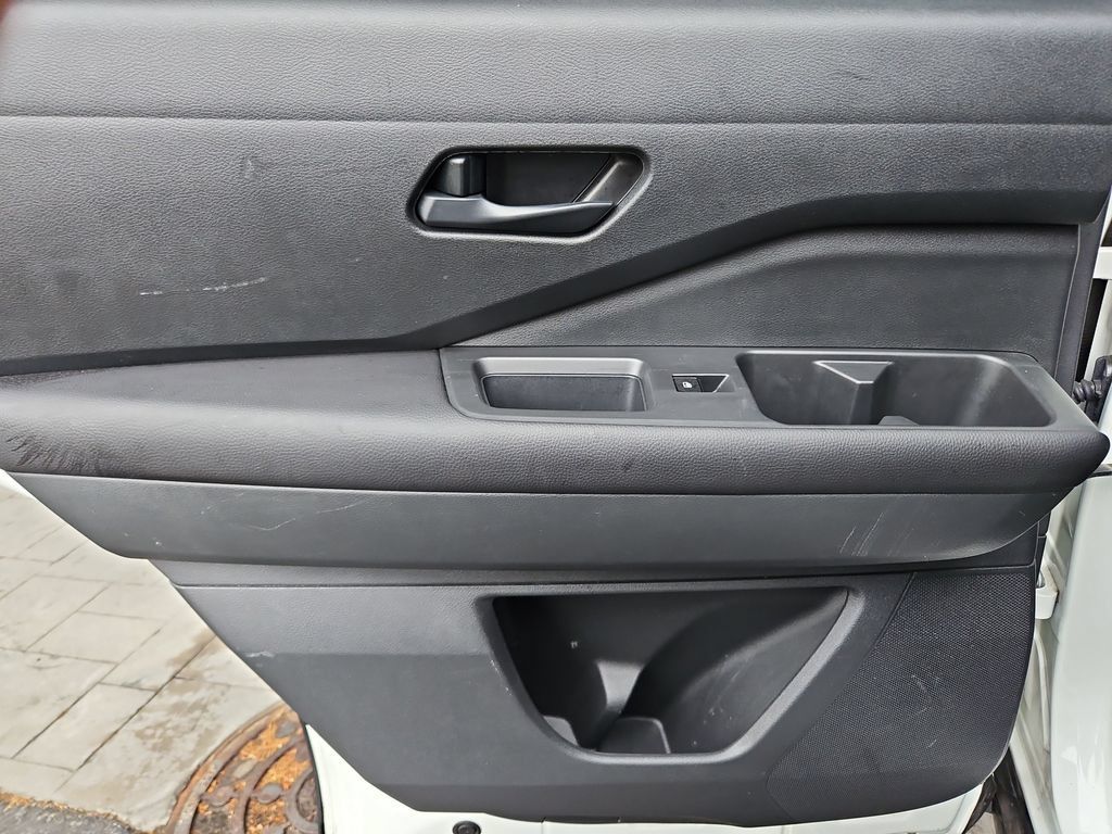 Used 2024 Nissan Pathfinder SV FWD image 29