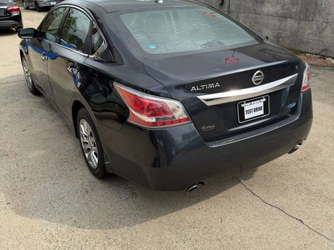 Used 2014 Nissan Altima 2.5 S w/ Display Audio Package image 4