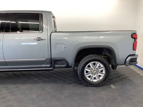 Used 2025 Chevrolet Silverado 2500 High Country w/ High Country Premium Package AWD/4WD image 5