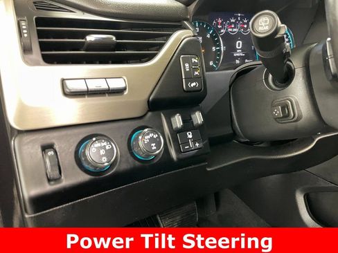 Used 2018 GMC Yukon Denali image 6