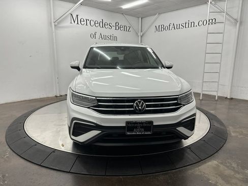 Used 2024 Volkswagen Tiguan SE w/ MDO Package, Two-Row AWD/4WD image 2