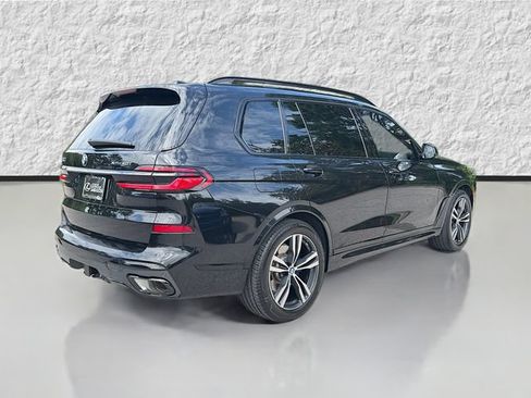 Used 2024 BMW X7 xDrive40i w/ M Sport Package AWD/4WD image 3