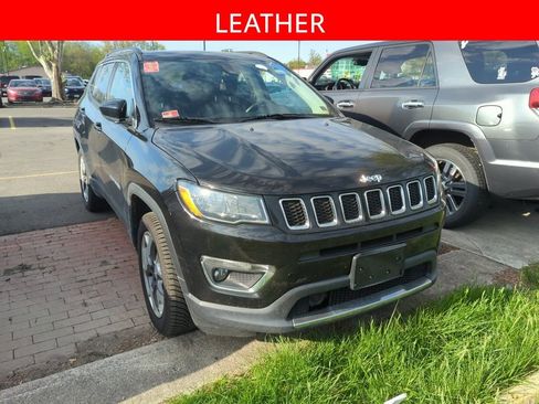 Used 2019 Jeep Compass Limited w/ Advanced Safety Group AWD/4WD image 3