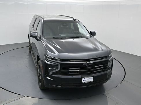 Used 2025 Chevrolet Suburban RST image 30
