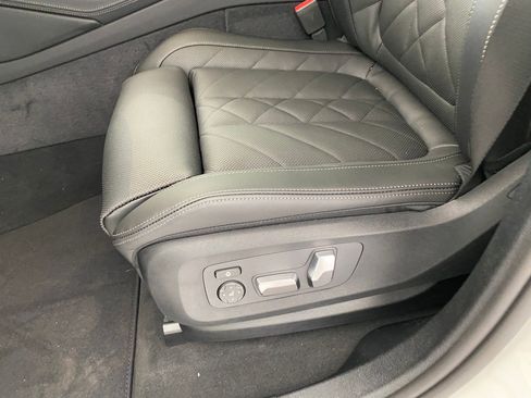 New 2026 BMW X6 xDrive40i w/ Executive Package image 23