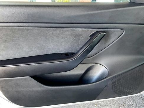 Used 2018 Tesla Model 3 Long Range AWD/4WD image 17
