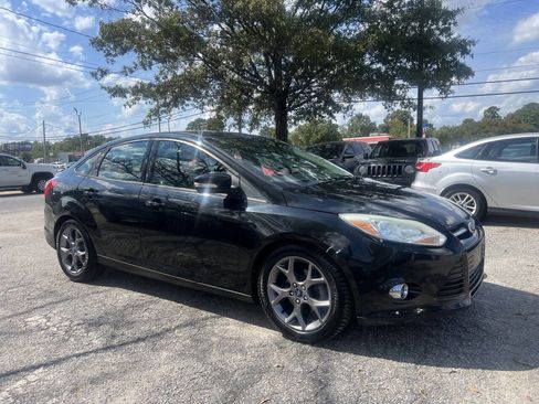 Used 2014 Ford Focus SE w/ Equipment Group 201A image 5