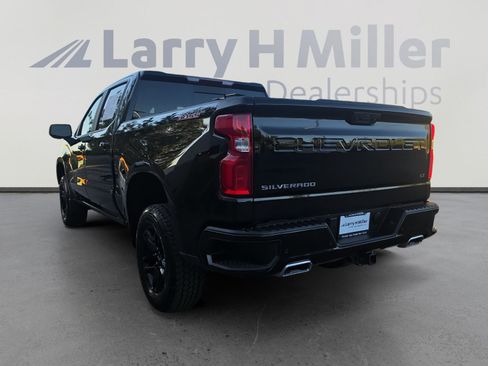 Used 2024 Chevrolet Silverado 1500 LT Trail Boss w/ LT Trail Boss Premium Package AWD/4WD image 3
